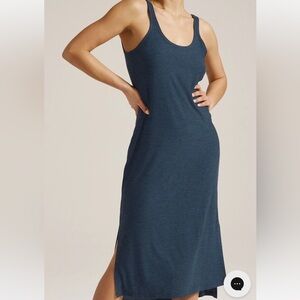 *NWT* Beyond Yoga Featherweight Resort Dress